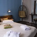 Favela Living Space 4*