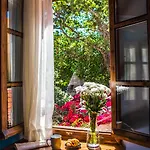 Favela Living Space Gasthof 4*