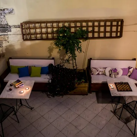 Favela Living Space 3*