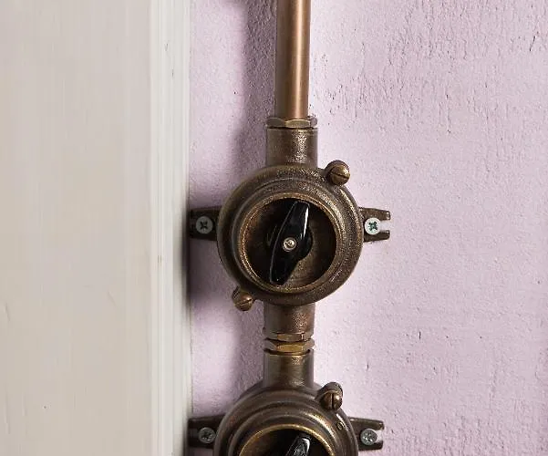 Favela Living Space 4*