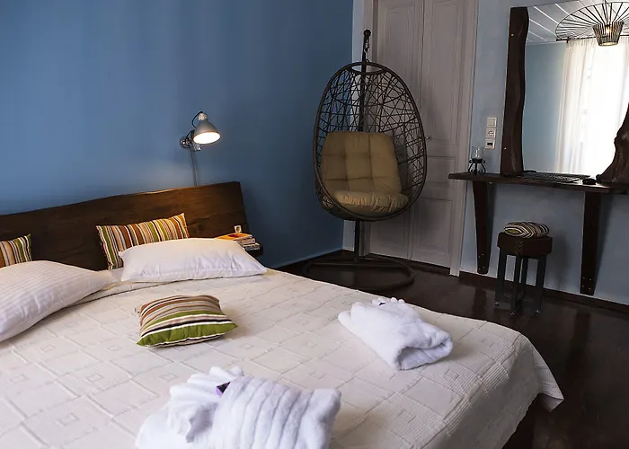 Favela Living Space 4*