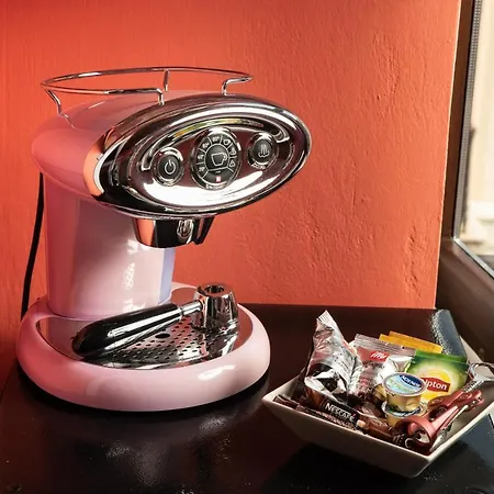 Favela Living Space خانيا