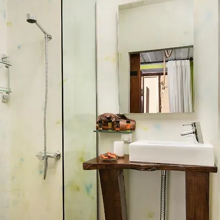 Gasthuis Favela Living Space 3*
