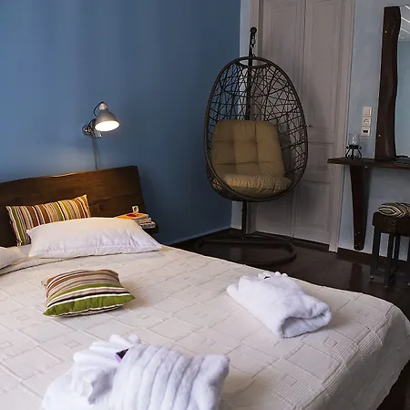 Favela Living Space 4*