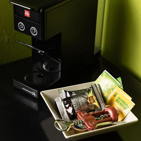 بيت ضيافة Favela Living Space 4*