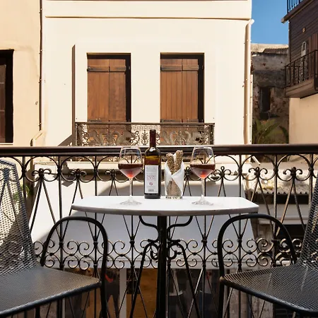 Favela Living Space 4*