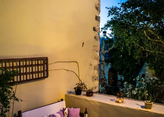 Favela Living Space 4*