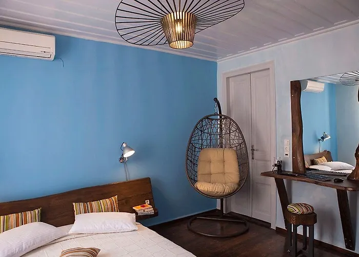 Favela Living Space Guest house 4*