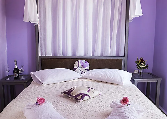 Favela Living Space Guest house 4*