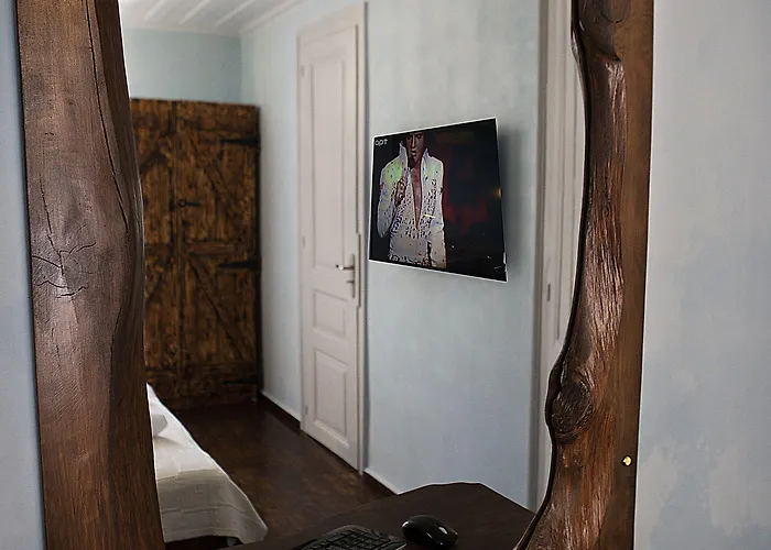 Favela Living Space Guest house 4*